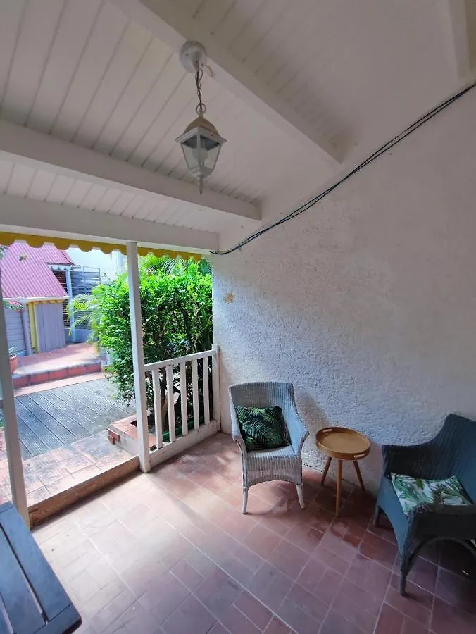 Appartement Entier: Chambre, Cuisine + Terrasse Au Calme Sur Jardin. Marigot  Saint-Martin